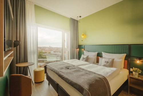 neues-branding-holiday-inn-und-the-niu-er-ffnen-ber-40-hotels-tageskarte