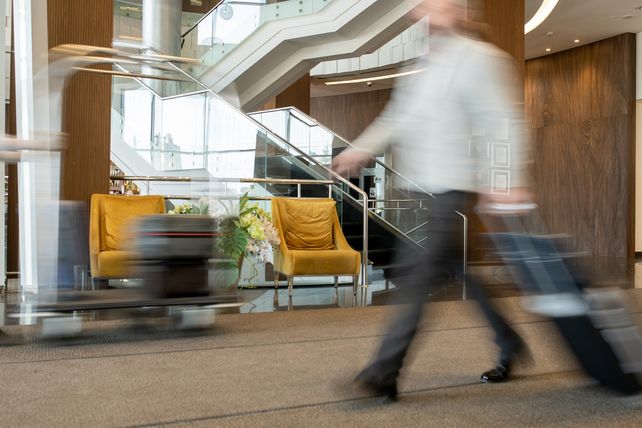 SELECT Hotel Operator Monitor 2026, Hotelbetreiber, wirtschaftlicher Druck Hotellerie, Zimmerpreise, Hotelpreise, sinkende Margen, operativer Cashflow, RevPAR, Pachtbelastung, Ersatzinvestitionen, Restrukturierung Hotellerie