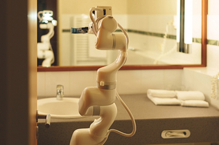 Seminaris Hotels, Seminaris SeeHotel Potsdam, Billie, Bellboy Robotics, Serviceroboter, Hotelroboter, Robotik Hotellerie, KI Hotellerie, Housekeeping, Zimmerkontrolle, künstliche Intelligenz Hotel, humanoider Roboter