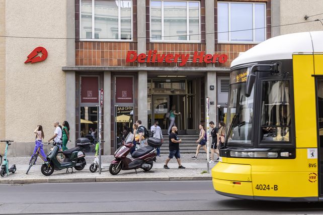 Delivery Hero, Teilverkauf Foodpanda. 