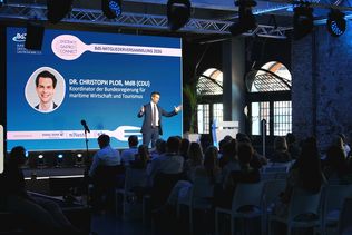 Bundesverband der Systemgastronomie, BdS, Systemgastronomie, Mitgliederversammlung 2026, SystemGastroConnect, Bürokratieabbau, Investitionen Gastronomie, Arbeitsplätze Gastronomie, Arbeitszeitgesetz, Fachkräftemangel, Mindestlohnkommission, Circana, Matthias Kutzer, Markus Suchert, Berlin