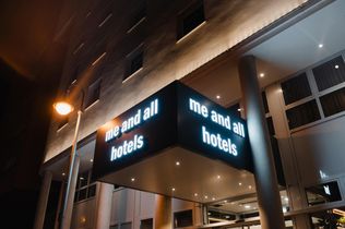 SV Hotel, Me and All Hotel Berlin East Side, Hoteleröffnung Berlin, Friedrichshain, Lifestyle-Hotellerie, Hyatt, Marco Meier, Fondara Immobilien AG, Restaurant Neva, Tourismus Berlin