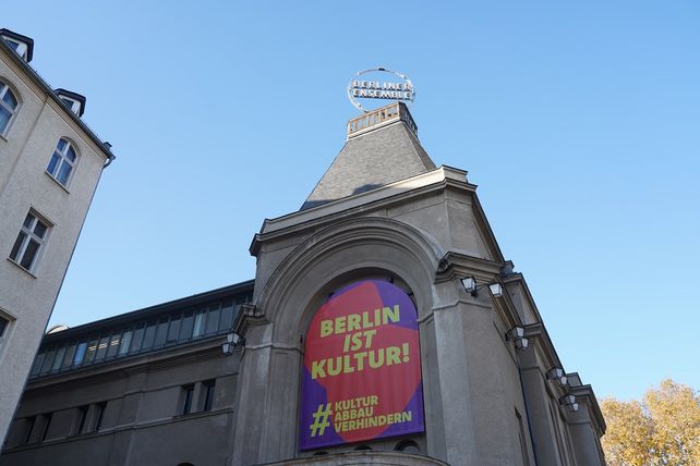 Berliner Ensemble, Übernachtung, Bühne