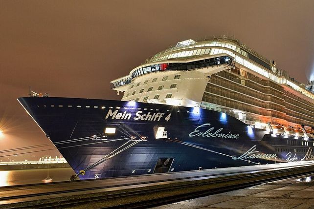 Reisewarnung Nahost, Auswärtiges Amt, Burj Al Arab Brand, Drohnenangriff Dubai, Tui Cruises, Mein Schiff 4, Mein Schiff 5, MSC Euribia, Dubai Airport Sperrung, Luftraum gesperrt, Kreuzfahrt Absage, Krisenvorsorgeliste Elefand, Flugausfälle Nahost