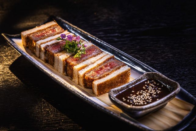 Zenzakan, Zenzakan Frankfurt, Wagyu Sandwich, Wagyu Katsu Sando, Miyazaki Wagyu, A5 Wagyu, Mook Group, Frankfurt Gastronomie, Sandwich 99,99 Euro