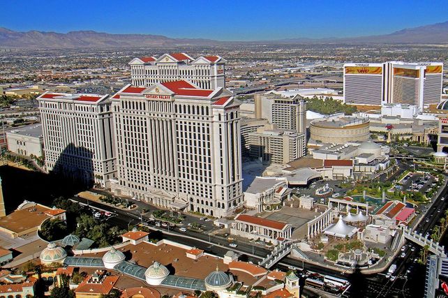 Caesars Entertainment, Fertitta Entertainment, Tilman Fertitta, Casino Übernahme, Caesars Palace, Glücksspielbranche USA, Hotelkonzern, Nasdaq Delisting, Golden Nugget, US-Casinos, Mergers & Acquisitions, Las Vegas, Hospitality Branche, Casino Resorts, Übernahme 2026