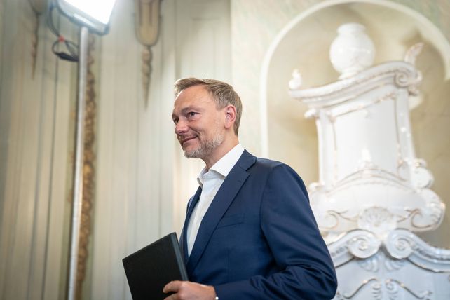 Lindners, Haushalt -