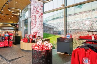 FC Bayern München Fancorner, Tank und Rast, Raststätte Fürholzen West, Autobahn A9, FC Bayern Fanartikel, Raststätte München, Fußball Fanartikel Autobahn