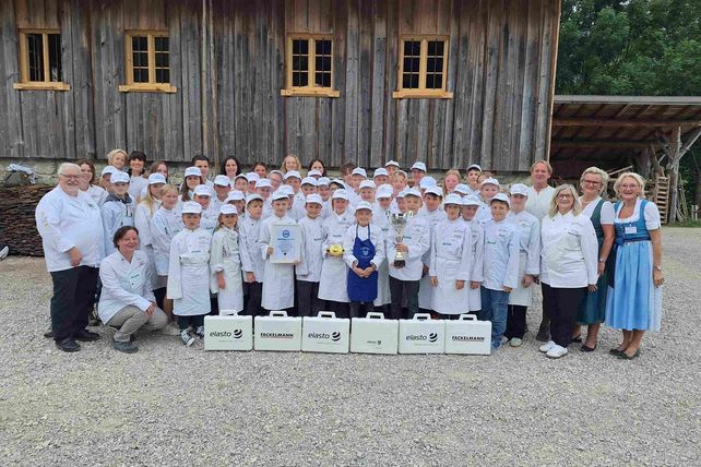 Europa Miniköche, Weltrekord, Knödel, Knödeldrehen, Schliersee, Markus Wasmeier, DEHOGA Bayern, Rekord-Institut für Deutschland, Landesgartenschau Furth im Wald, Kinderkochen, Gastronomie, Nachwuchsförderung