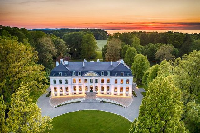 Courtier, Weissenhaus, Christian Scharrer, Nathalie Scharrer, Waldhotel by Bürgenstock, Gourmet, Michelin Sterne, Restaurant Ranglisten, Schließung, Restaurantleiterin, Küchenchef
