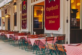 Kuchel Eck, Josef Laggner, Berlin, Charlottenburg-Wilmersdorf, Ludwigkirchplatz, Eckkneipe, Gastronomie Berlin, Laggner Gruppe, Berliner Kneipenkultur, Restaurantöffnung Berlin