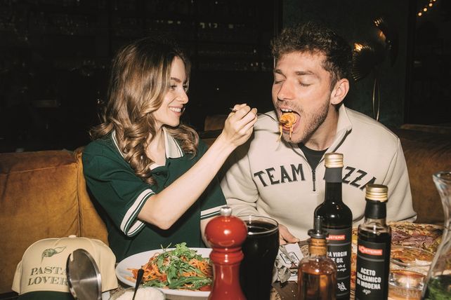 Dinner Date, Restaurant