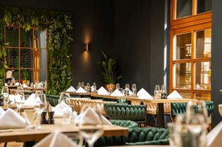 Ringhotels, Ringhotel Der Waldkater, Rinteln, Box-Weltmeister, Piergiulio Ruhe, Kemal Yilmaz, Hotelneueröffnung, Niedersachsen, Gastronomie, Tagungshotel, Brauhaus, WBA-Gold, Hotelkooperation