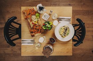 Kuchel Eck, Josef Laggner, Berlin, Charlottenburg-Wilmersdorf, Ludwigkirchplatz, Eckkneipe, Gastronomie Berlin, Laggner Gruppe, Berliner Kneipenkultur, Restaurantöffnung Berlin