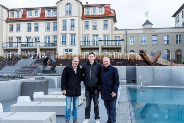Naturresort Schindelbruch, Harz, Natursteinpool, Lukas Märtens, Olympiasieger, Ritter von Kempski, Wellnesshotel, Nachhaltigkeit, Granit, Südharz