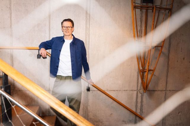 Oliver Domnick, Villa Viva Holzmarkt, Villa Viva Berlin, Viva con Agua, General Manager, Hotellerie Berlin, Holzmarkt Berlin, Hoteleröffnung 2027, Social Hospitality, Hotelprojekt Berlin, Nachhaltigkeit Hotel, Friedrichshain, Trinkwasserprojekte, Eckenstein-Geigy Stiftung, Hotelmanagement Berlin