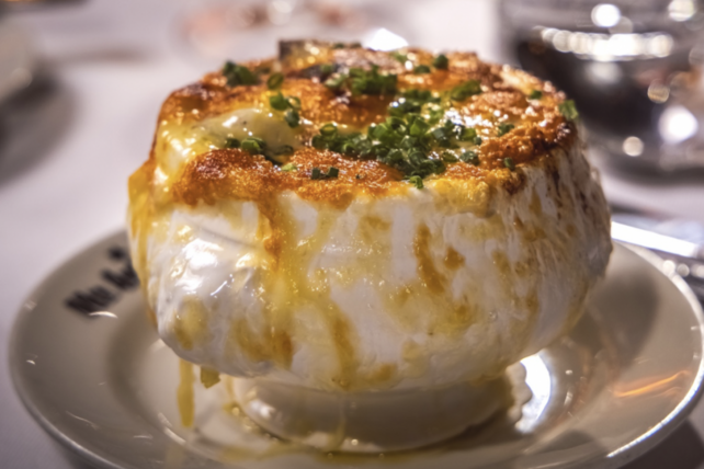 Mook Group, Mon Amie Maxi, Zwiebelsuppe, Soupe à l’oignon, Restaurantpreise, Gastronomie Kalkulation, Wareneinsatz, Deckungsbeitrag, Frank Möbes, Gastronomie Frankfurt