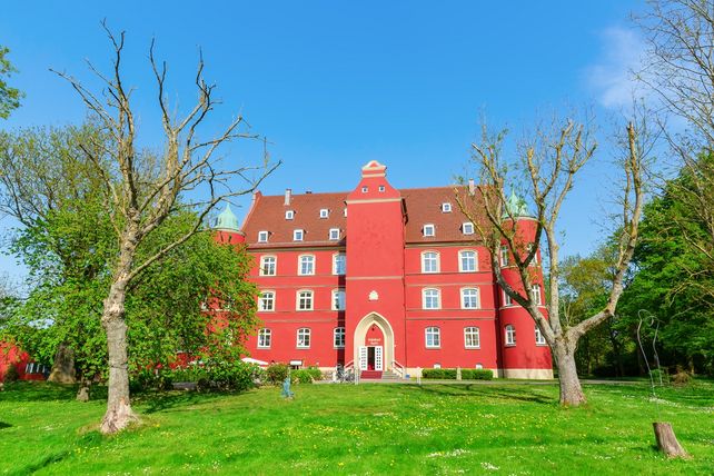 Ehemaliges Hotel Schloss Spyker auf Rügen wird zwangsversteigert