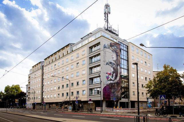 Motel One Frankfurt-Riverside, Motel One Frankfurt, Flemings Hotel Frankfurt, Hoteleröffnung Frankfurt, Motel One Group, Flemings Hotels Übernahme, Frankfurter Osthafen, Hotelgestaltung
