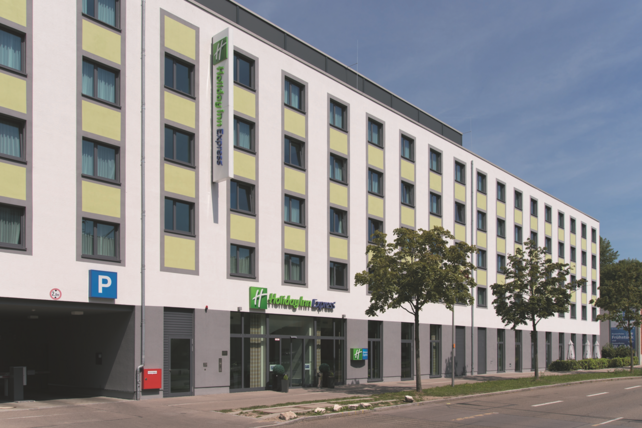 Patrizia, Holiday Inn Express Augsburg, The Chocolate on the Pillow Group, COTP, IHG Hotels & Resorts, Hotel Augsburg, Hotelvermietung, Nagahama Allee, Hotelimmobilie, Hotelrenovierung