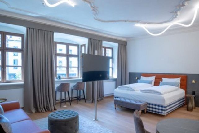 Maxim Suites by Elias Holl