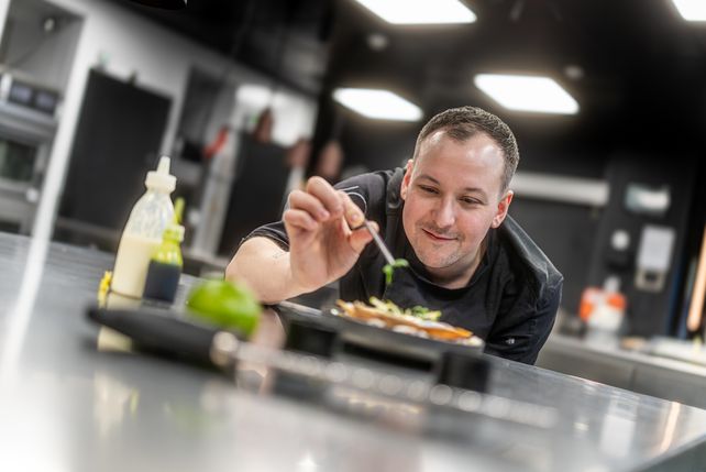 Alexander Mayer Eatrenalin