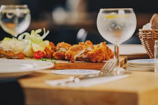 Kuchel Eck, Josef Laggner, Berlin, Charlottenburg-Wilmersdorf, Ludwigkirchplatz, Eckkneipe, Gastronomie Berlin, Laggner Gruppe, Berliner Kneipenkultur, Restaurantöffnung Berlin