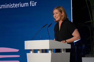 Bundesverband der Systemgastronomie, BdS, Systemgastronomie, Mitgliederversammlung 2026, SystemGastroConnect, Bürokratieabbau, Investitionen Gastronomie, Arbeitsplätze Gastronomie, Arbeitszeitgesetz, Fachkräftemangel, Mindestlohnkommission, Circana, Matthias Kutzer, Markus Suchert, Berlin