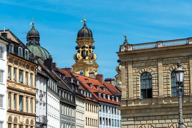 Bayern Zweckentfremdungsgesetz, Kurzzeitvermietung Registrierungspflicht, Ferienwohnungen Bayern Gesetz, Wohnraumschutz Bayern, EU Verordnung Kurzzeitvermietung, Dehoga Bayern, Christian Bernreiter