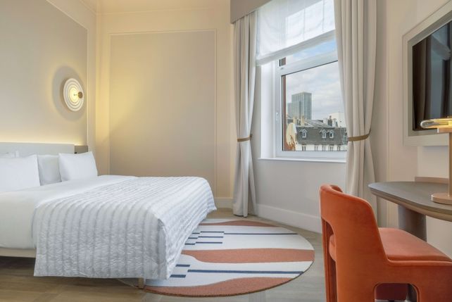 Le Méridien Frankfurt, Palais Wiedereröffnung, Kernsanierung, Stable & Fluid, historisches Hotel Frankfurt, denkmalgeschütztes Palais, Marriott, The Legacy Bar & Grill, Hauptbahnhof Frankfurt, Unlock Art, Hotel Frankfurt Renovierung, Designkonzept.