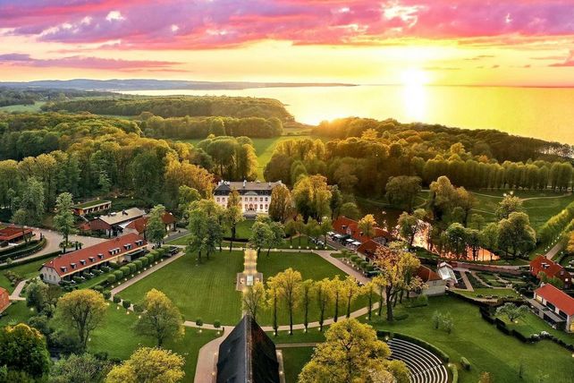 Weissenhaus, Finexity, Hotelinvestments, Tokenisierung, Jan Henric Buettner, Luxushotellerie, Anleihe, Kapitalmarkt, Immobilienfinanzierung, Ostsee, Luxusresort, Finanzierungspartnerschaft