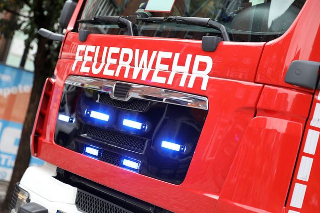 Hotelbrand, Metzingen, Reutlinger Straße, Feuerwehr, Hotellerie, Hotelzimmer, technische Ursache, Powerbank, Sachschaden, Evakuierung, Rettungsdienst, Hotelgäste, Verkehrssperrung, Einsatzkräfte