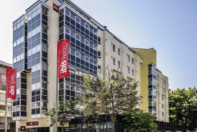 Ibis Hotel Augsburg, Hauptbahnhof, greet by Accor.
