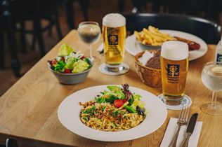 Kuchel Eck, Josef Laggner, Berlin, Charlottenburg-Wilmersdorf, Ludwigkirchplatz, Eckkneipe, Gastronomie Berlin, Laggner Gruppe, Berliner Kneipenkultur, Restaurantöffnung Berlin