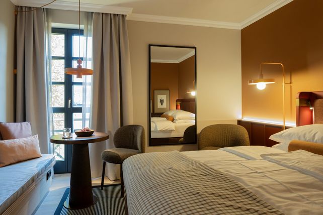 Zeller Hotel + Restaurant