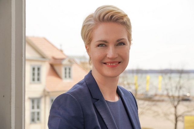 Manuela Schwesig, DEHOGA Mecklenburg-Vorpommern, reduzierte Mehrwertsteuer Gastronomie, Mehrwertsteuersenkung Speisen, Bundesrat, Fachkräftesicherung Gastronomie, GastroBurner, kommunale Verpackungssteuer, Tourismusland Mecklenburg-Vorpommern, Hotellerie, Gastgewerbe