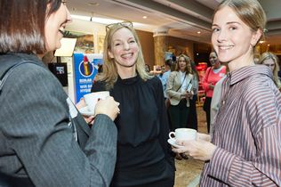 Frauenforum Foodservice 2025, Food-Branche, Gastronomie, Hotellerie, Lebensmittelwirtschaft, Female Leadership, Netzwerken, lebenslanges Lernen, Diversität, Fachkräftemangel, Gunilla Hirschberger, Marlies Head, Grand Elysée Hamburg, AllBright Stiftung, Führungspositionen, Karriere Frauen