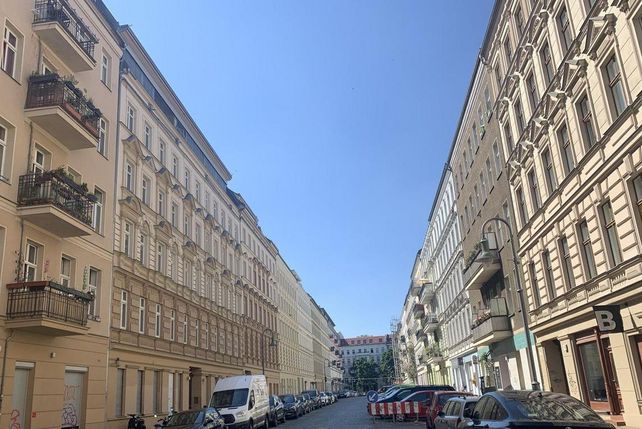 Kurzzeitvermietung, Kurzzeitvermietungs-Verordnung, Bundesnetzagentur, SDEP, Ferienwohnungen, Online-Plattformen, Registrierungsnummer, Hotelverband Deutschland, IHA, Tobias Warnecke, Airbnb, Booking, Nordrhein-Westfalen, Hamburg, Berlin