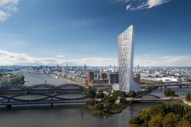 Elbtower, Insolvent, Hotel