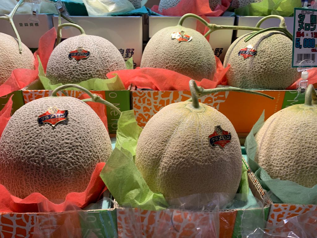 Zwei Schöne Melonen