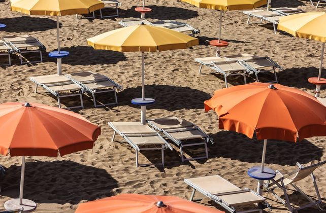 Italien Liegen Sonnenschirm