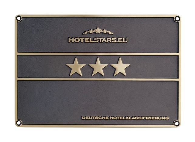 LG Tübingen, Hotelsterne, Hotelklassifizierung, DEHOGA, Hotellerie, Wettbewerbsrecht, Irreführung, Online-Werbung, Abmahnung, Unterlassung, Schadensersatz, Sterneklassifizierung