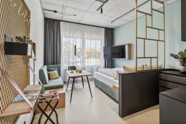 Insolvenz, Nena, Hospitality, Apartments