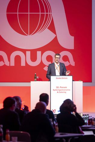 DEHOGA Forum Systemgastronomie & Catering, Anuga, Gastronomie, Catering, Fachkräftemangel, steigende Preise, Künstliche Intelligenz (KI), digitale Transformation, Erfolgskonzepte, Zukunftsstrategien, Außer-Haus-Markt, Koelnmesse, DEHOGA Bundesverband