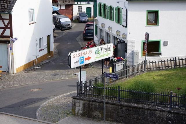 Volkswirtschaft Lindenhof, Genossenschaft, Dorfkneipe