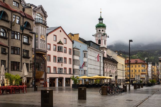 Stadthotellerie Österreich, Hotelmarkt Wien 2025, Christie & Co Analyse, RevPAR Österreich, ADR Entwicklung Hotels, Hotelmarkt Salzburg Innsbruck Graz Linz, Hotelkennzahlen Österreich