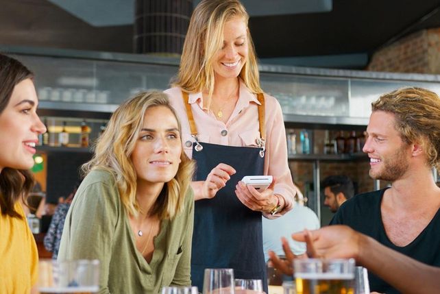 Looksmapping, Riley Walz, KI, künstliche Intelligenz, Restaurantgäste, Attraktivität, Google-Rezensionen, Gastronomie, Hotellerie, Kritik, Rassismus, Voreingenommenheit, New York, Los Angeles, San Francisco