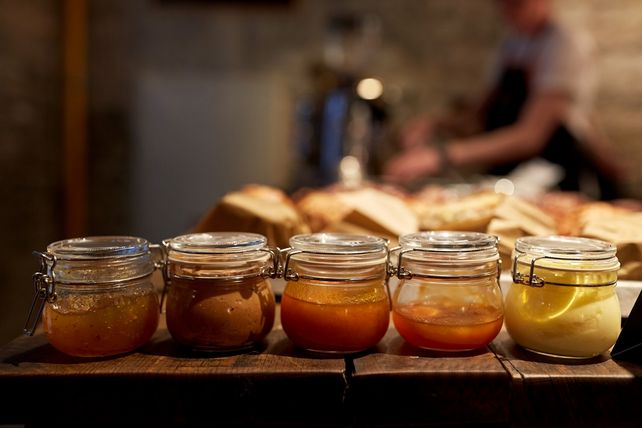 Hotelfrühstück, EU-Frühstücksrichtlinie, Honigkennzeichnung, DEHOGA, DEHOGA Merkblatt, Leitfaden, Marmeladenverordnung, Hoteleinkauf, Buffet, Restaurant, Gastronomie, Herkunftsnachweis Honig, Gastgewerbe, Frühstücksbuffet, Lebensmittelrecht Hotellerie