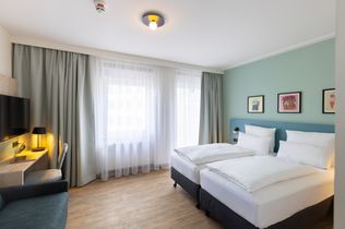 Garner Hotel Frankfurt – Main Station, Novum Hospitality, IHG Hotels & Resorts, Garner Hotels, Hotel Continental Frankfurt, Hoteleröffnung Frankfurt, Hotel-Rebranding, Hotelkonversion, Schwarzbart-Lemler, Frankfurter Hauptbahnhof