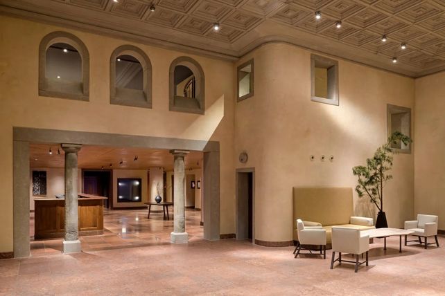 Bayerischer Hof München, Hotellobby, Axel Vervoordt, Hotelrenovierung, Innegrit Volkhardt, Luxushotellerie München, Innendesign, Architektur, Hotelinvestitionen